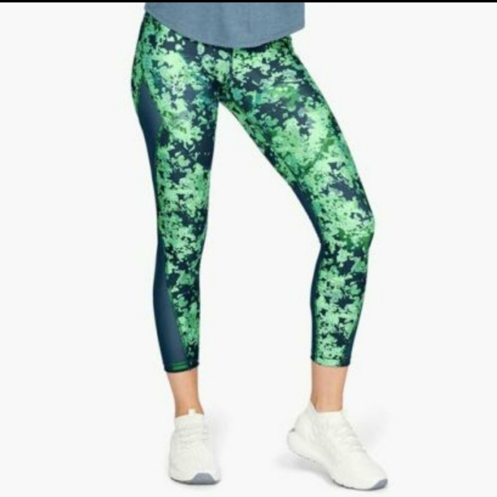 Women's UnderArmour compression leggings